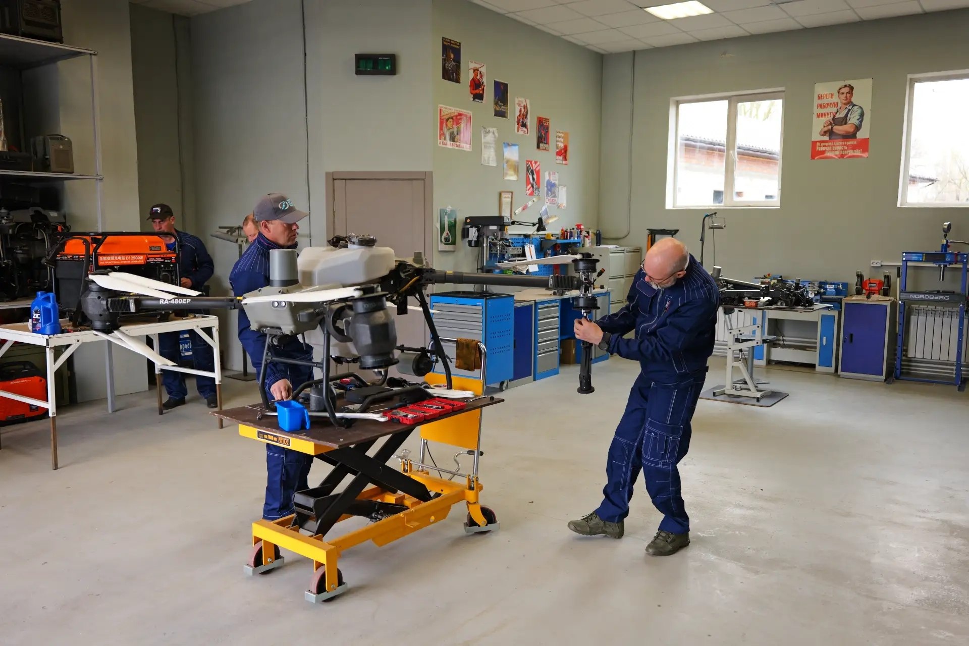 В Саратовскую область со всей страны приезжают учиться управлению беспилотниками